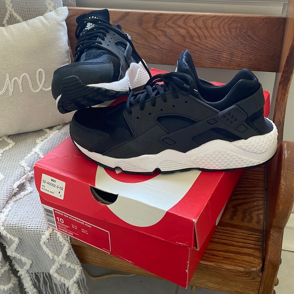 Woman’s Air Huarache Run